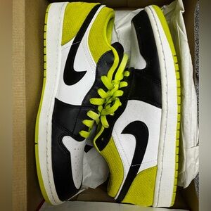 Jordan 1 Low Cyber